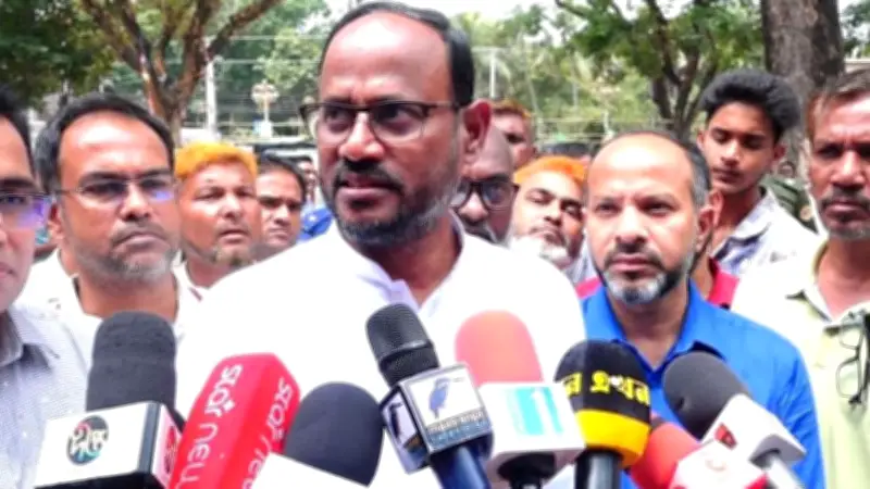 শিক্ষামন্ত্রীর কোচিং বন্ধ ঘোষণা, বিগত সরকারের টিকা অবহেলার অভিযোগ ও রাজনৈতিক সংবাদ