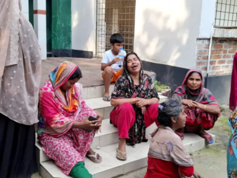 মুন্সিগঞ্জে তরুণ রাকিবকে ডেকে নিয়ে হত্যা, স্বজনেরা কান্নায় ভেঙে পড়েন