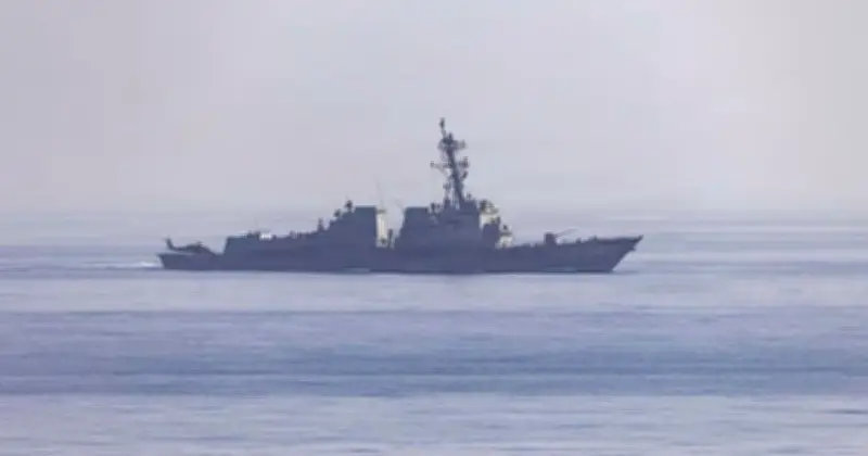 ওমান উপসাগরে ইরানের ড্রোন হামলা: মার্কিন জাহাজ লক্ষ্য, উত্তেজনা বৃদ্ধি