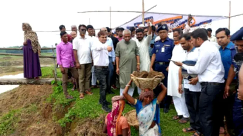 বাংলাদেশে একদিনে: খাল পুনঃখনন থেকে ভূমিকম্প, স্বাস্থ্য সতর্কতা ও রাজনৈতিক সংবাদ