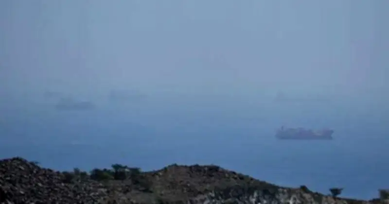 ওমানের সাগরে ইরানি জাহাজে মার্কিন অভিযান: কেন প্রতিরোধ হয়নি, ইরানের ব্যাখ্যা