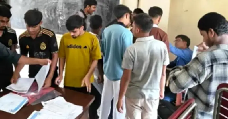 এসএসসি পরীক্ষার আগে প্রবেশপত্র সংকট: গাইবান্ধার তিন স্কুলের অর্ধশতাধিক শিক্ষার্থী অনিশ্চয়তায়