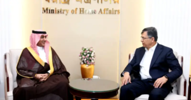 সৌদি আরবে রোহিঙ্গাদের বাংলাদেশি পাসপোর্ট দ্রুত ইস্যুর নির্দেশ স্বরাষ্ট্রমন্ত্রীর