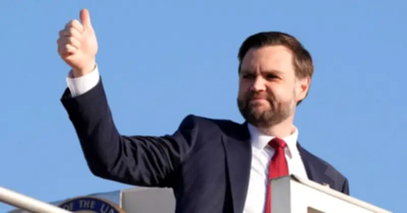 ট্রাম্পের ইরানের সঙ্গে সংলাপে আগ্রহ, পাকিস্তানে যাচ্ছে যুক্তরাষ্ট্রের প্রতিনিধিদল