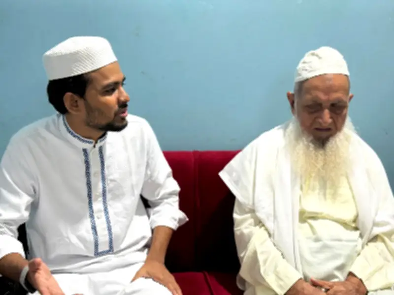 এনসিপি মুখপাত্র আসিফ মাহমুদ সজীব ভুঁইয়ার হেফাজত আমিরের সঙ্গে সাক্ষাৎ, ঢাকা দক্ষিণ সিটি নির্বাচনে লড়বেন