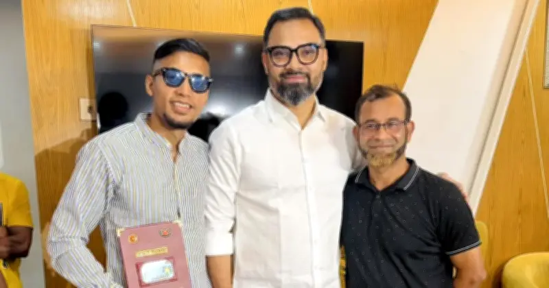 ক্রীড়াকার্ড বিতরণে জামাল ভূঁইয়ার একক অনুরোধ, আমিনুলের বাসায় বিশেষ সম্মাননা