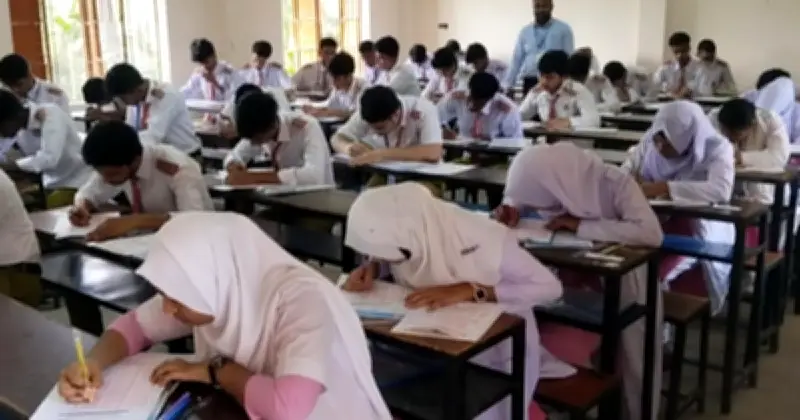 রংপুরে এসএসসি ও সমমানের পরীক্ষা শুরু: কঠোর নিরাপত্তা ও লোডশেডিং সমস্যা