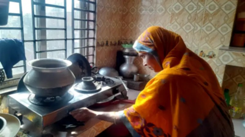 ঢাকার দক্ষিণাঞ্চল ও নারায়ণগঞ্জে গ্যাসের মারাত্মক স্বল্পচাপ, এলএনজি সরবরাহে ব্যাঘাত