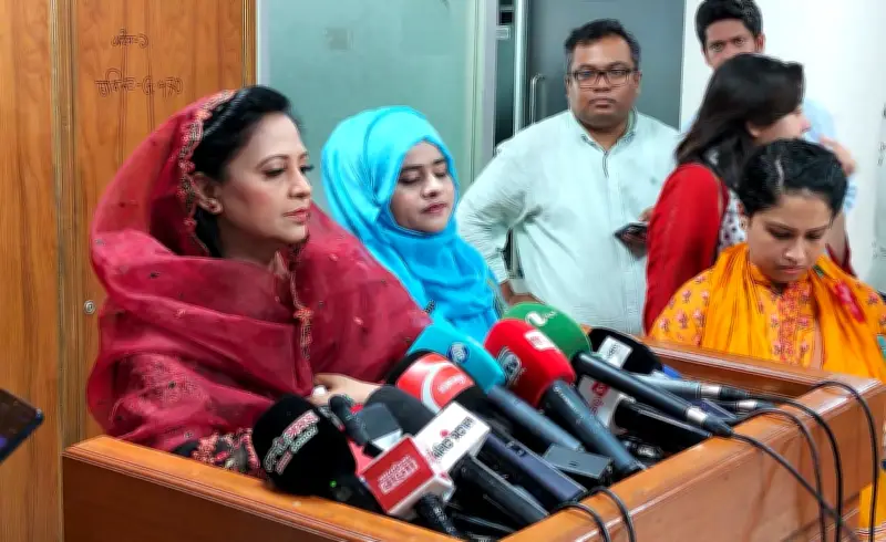 বিএনপির নারী প্রার্থীরা নির্বাচন কমিশনে মনোনয়নপত্র জমা দিলেন, সাইবার বুলিং নিয়ে উদ্বেগ প্রকাশ