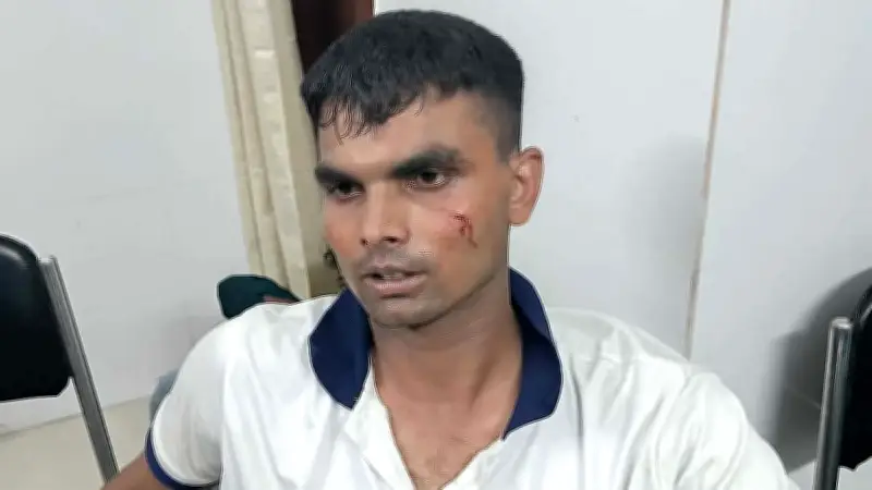 রাজশাহী মেডিকেলে ইন্টার্ন চিকিৎসকদের মারধরে আহত সেনা সদস্য, কর্মবিরতি ও মানববন্ধন