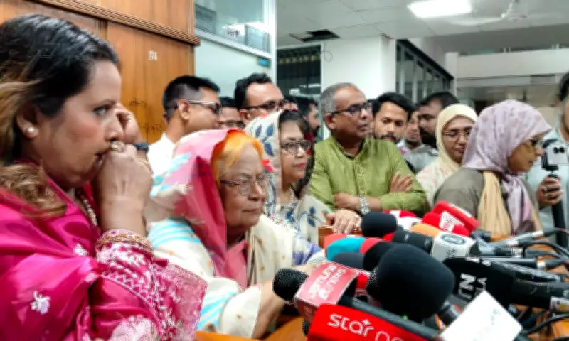 সংরক্ষিত নারী আসনে মনোনয়নপত্র জমা দিলেন বিএনপির সেলিমা রহমান ও সানসিলা জেবরিন