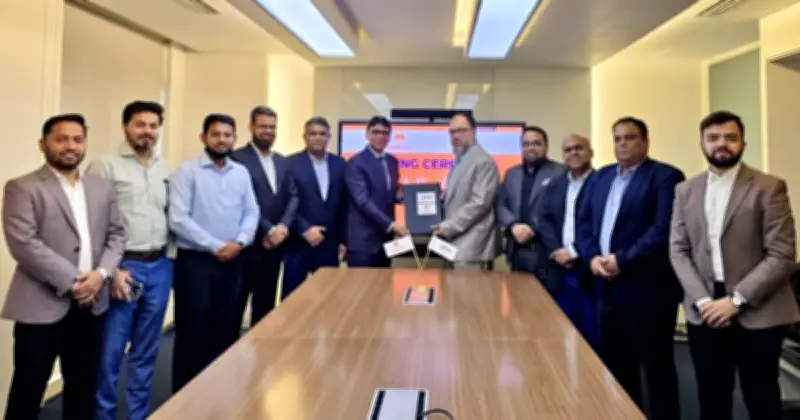 গার্ডিয়ান লাইফ ইনস্যুরেন্স ও ইউপে'র অংশীদারিত্ব: পোশাকশ্রমিকদের জন্য সাশ্রয়ী বীমা ও স্বাস্থ্যসেবা