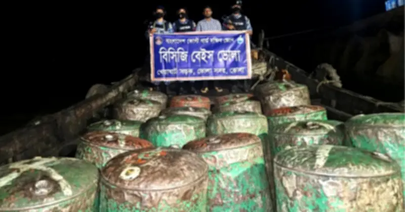 ভোলার মেঘনায় কোস্ট গার্ডের অভিযানে ৪২০০ লিটার অবৈধ পেট্রোল জব্দ