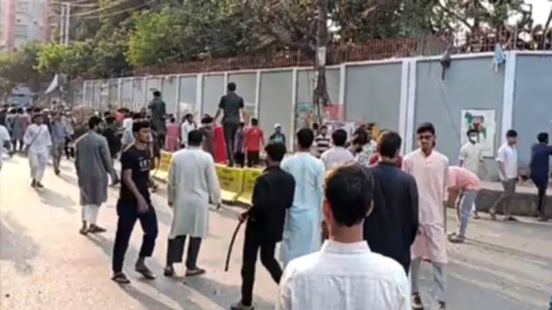 চট্টগ্রাম সিটি কলেজে ছাত্রদল-ছাত্রশিবির সংঘর্ষ, ক্লাস-পরীক্ষা স্থগিত