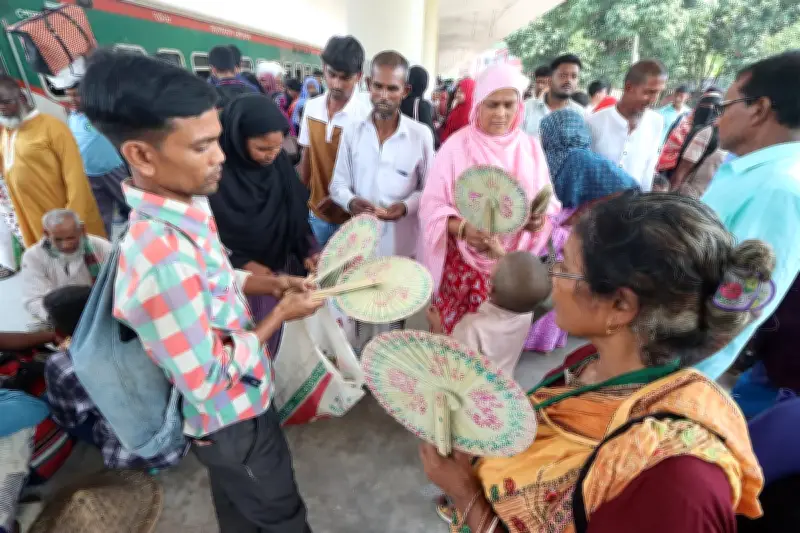 রাজশাহীতে মাঝারি তাপপ্রবাহ, তাল পাখার চাহিদা বাড়ছে