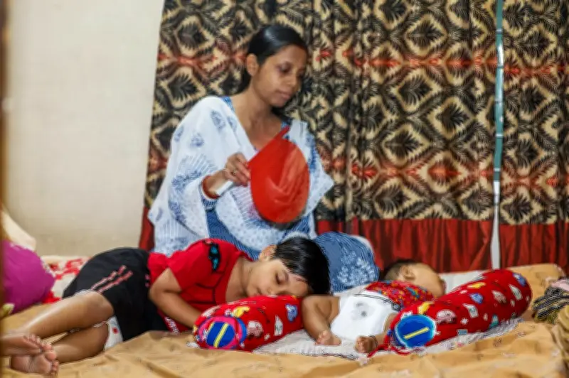 চট্টগ্রামে বিদ্যুৎ সংকট: লোডশেডিংয়ে জনজীবন বিপর্যস্ত, উৎপাদন অর্ধেকে নেমেছে