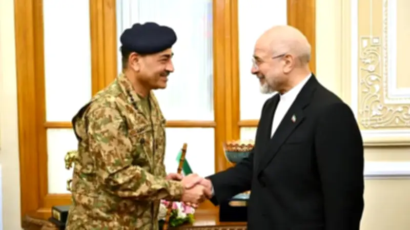 পাকিস্তানের মধ্যস্থতায় যুক্তরাষ্ট্র-ইরান শান্তি আলোচনা: আশার আলো জ্বলছে