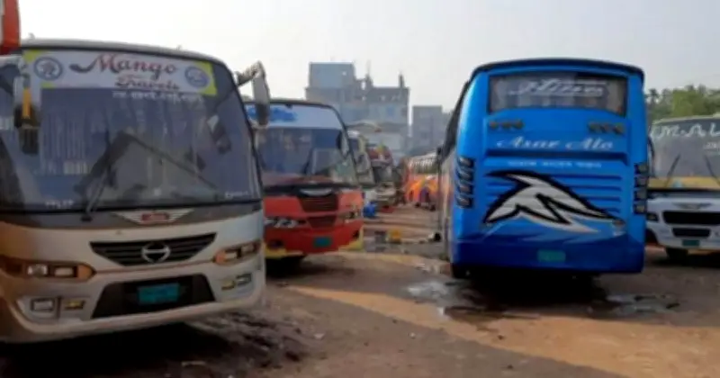 রাজশাহী-নাটোর বাস বিরোধে যাত্রীদের ভোগান্তি, দূরপাল্লার সব বাস চলাচল বন্ধ