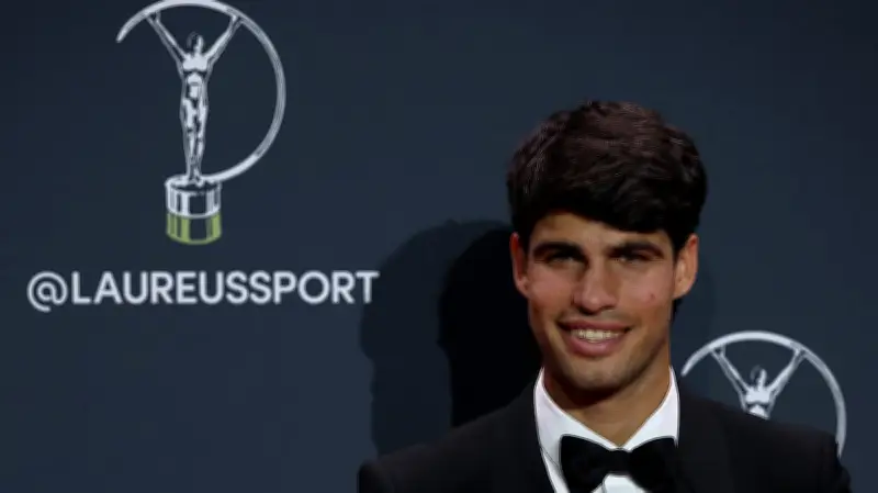 লরিয়াস পুরস্কারে সেরা কার্লোস আলকারাজ, কিন্তু কবজির চোটে ফ্রেঞ্চ ওপেন অনিশ্চিত