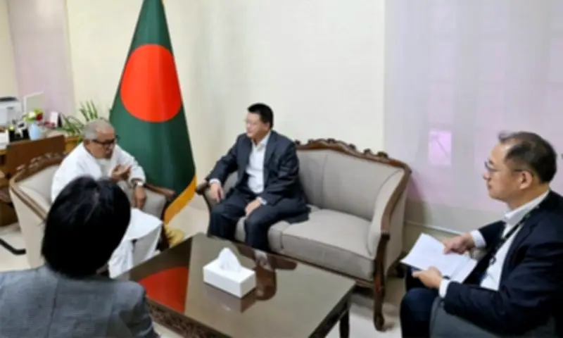 প্রধানমন্ত্রীর উপদেষ্টার সঙ্গে চীনা রাষ্ট্রদূতের বৈঠক, কৃষি-শিক্ষায় সহযোগিতা জোরদারের আলোচনা