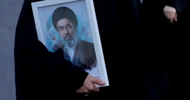 ইরানের ক্ষমতা কাঠামোয় ফাটল: যুদ্ধ সমাপ্তির আলোচনায় নতুন চ্যালেঞ্জ