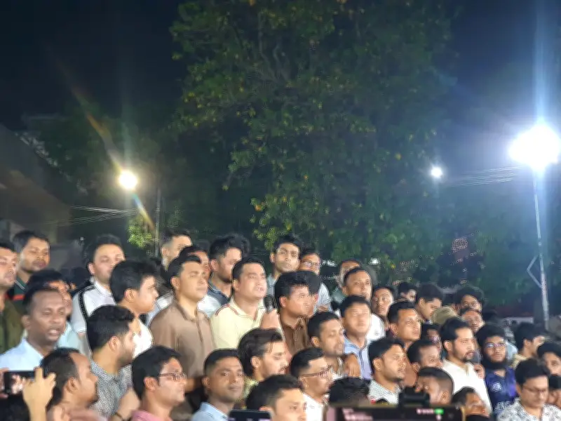 চট্টগ্রামে দেয়াললিখন নিয়ে সংঘর্ষের প্রতিবাদে ঢাবিতে ছাত্রদলের বিক্ষোভ ও সমাবেশ