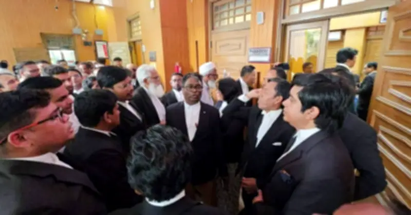 সুপ্রিম কোর্টের ভার্চুয়াল কোর্ট সিদ্ধান্তে আইনজীবীদের তীব্র প্রতিবাদ ও আন্দোলন