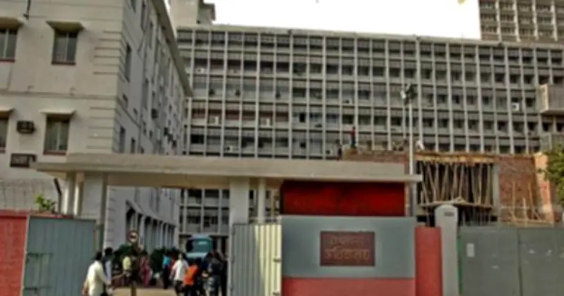 সরকারি চাকরিজীবীদের মধ্যে ক্ষোভ: পে-স্কেল বিলম্ব, দলীয় আনুগত্য ও কঠোর নির্দেশনা