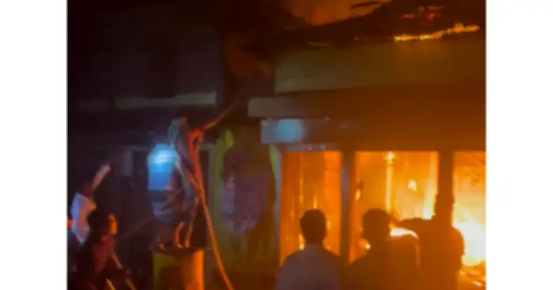 হবিগঞ্জের বানিয়াচংয়ে বাজারে ভয়াবহ আগুন, সাত দোকান পুড়ে ছাই, ক্ষতি এক কোটি টাকা