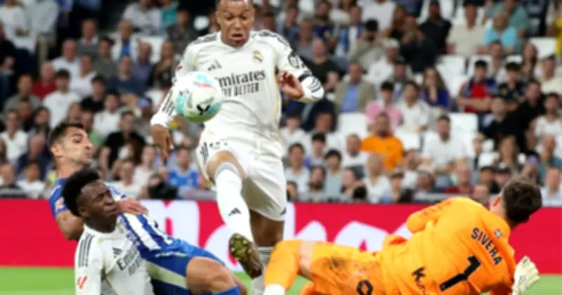 রিয়াল মাদ্রিদের জয়, মবাপ্পে ও ভিনিসিয়াসের গোলে আলাভেসকে ২-১ হারালো