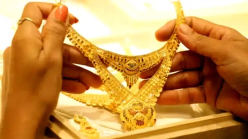 বাজারে স্বর্ণের দাম, হজযাত্রীর সংখ্যা ও মনোনয়নপত্র বাছাইসহ আজকের গুরুত্বপূর্ণ খবর