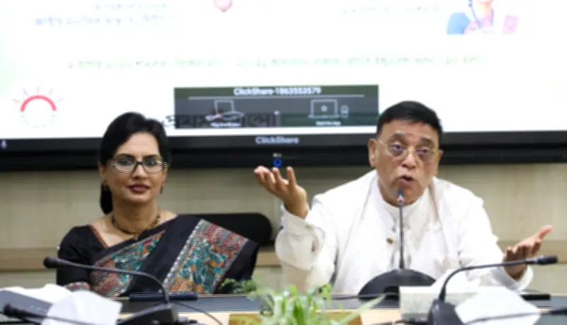 সন্তানের মানসিক সংকটে অভিভাবকের করণীয়: বিশেষজ্ঞদের পরামর্শ