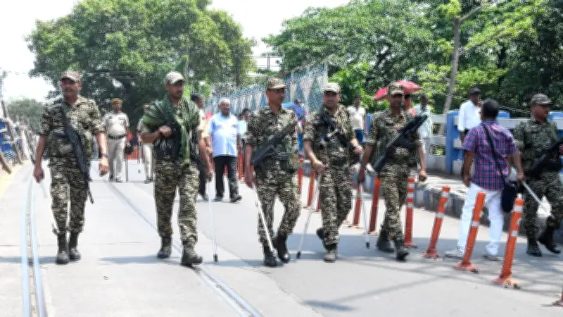 পশ্চিমবঙ্গ বিধানসভা নির্বাচন শুরু, কেন্দ্রীয় বাহিনীর টহল ও নিরাপত্তা জোরদার