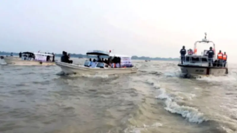 নৌ-পুলিশের ওপর হামলা, ওসিসহ ৫ সদস্য গুলিবিদ্ধ; শিক্ষকদের উৎসব ভাতা ও স্কুল ড্রেস ঘোষণা