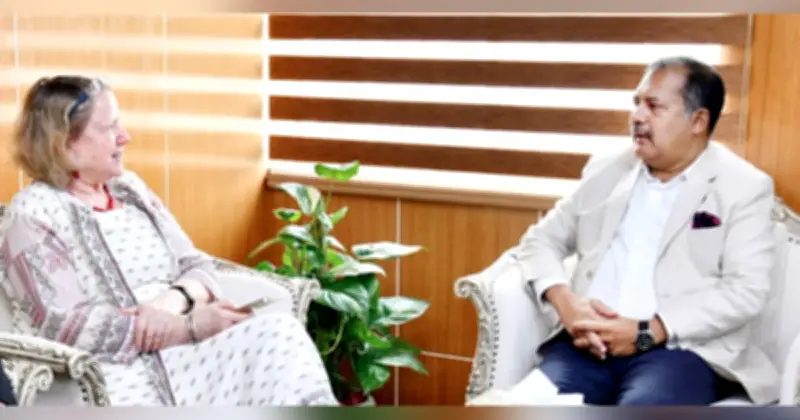 গণমাধ্যমে তথ্যের স্বচ্ছতা জোরদারে ইউনেস্কোর সহায়তা চাইলেন তথ্যমন্ত্রী