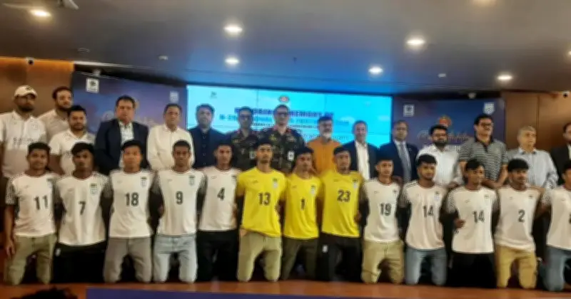 সাফ অনূর্ধ্ব-২০ চ্যাম্পিয়নদের হাতে অর্থ পুরস্কার তুলে দিল সিটি করপোরেশন