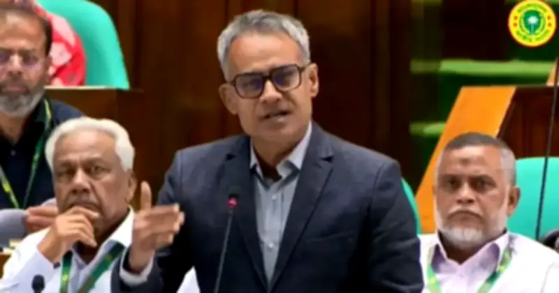 চট্টগ্রাম বন্দর বিদেশি অপারেটরের হাতে দেওয়ার কোনো পরিকল্পনা নেই: নৌ-পরিবহনমন্ত্রী