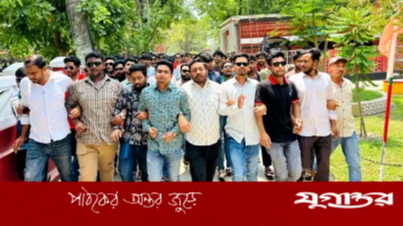 রাজশাহী কলেজে ছাত্রদলের বিক্ষোভ: 'গুপ্ত রাজনীতি বন্ধের দাবি'