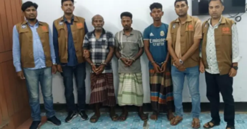 নওগাঁয় জমি বিরোধে নিকটাত্মীয়ের পরিকল্পনায় একই পরিবারের চারজনকে হত্যা, তিনজন গ্রেফতার