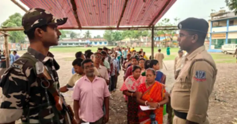 পশ্চিমবঙ্গ বিধানসভা নির্বাচনের প্রথম দফার ভোটগ্রহণ শুরু, কঠোর নিরাপত্তা ও বিধিনিষেধ