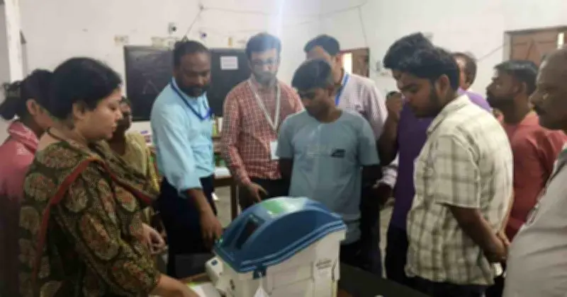 পশ্চিমবঙ্গে প্রথম দফার নির্বাচনে ইভিএম ত্রুটি, ভোটগ্রহণে বিলম্ব