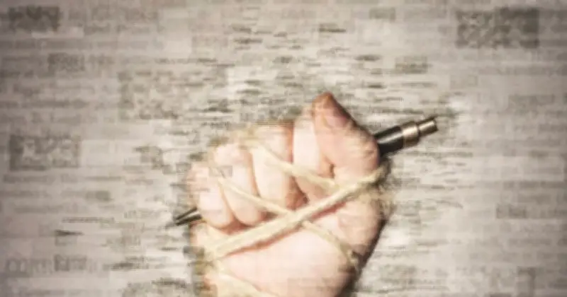 প্রধানমন্ত্রীর সংবাদপত্র স্বাধীনতার অঙ্গীকার: বক্তব্য নয়, প্রাতিষ্ঠানিক নিশ্চয়তা প্রয়োজন