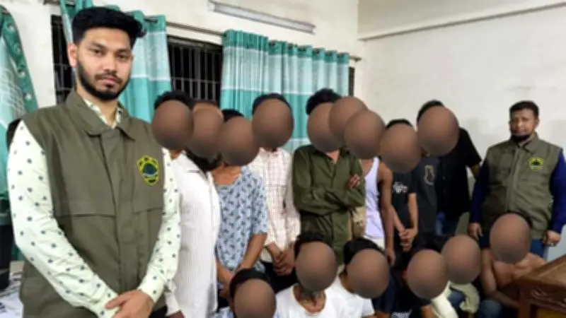 ভাটারায় অস্ত্রসহ গ্রেপ্তার ১৬, ভার্চুয়াল কোর্টে ১৭৭ মামলা নিষ্পত্তি ও বান্দরবানে অপহরণ