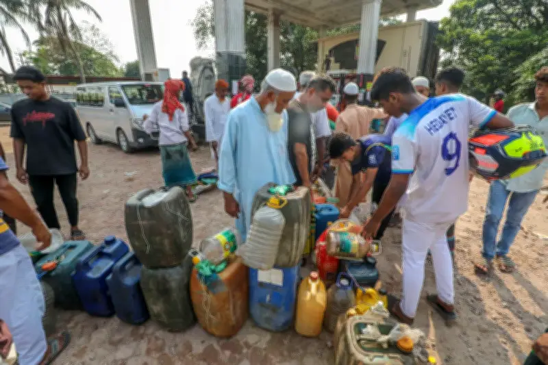 ডিজেল সংকটে বোরো খেতে হিমশিম খাচ্ছেন কৃষক