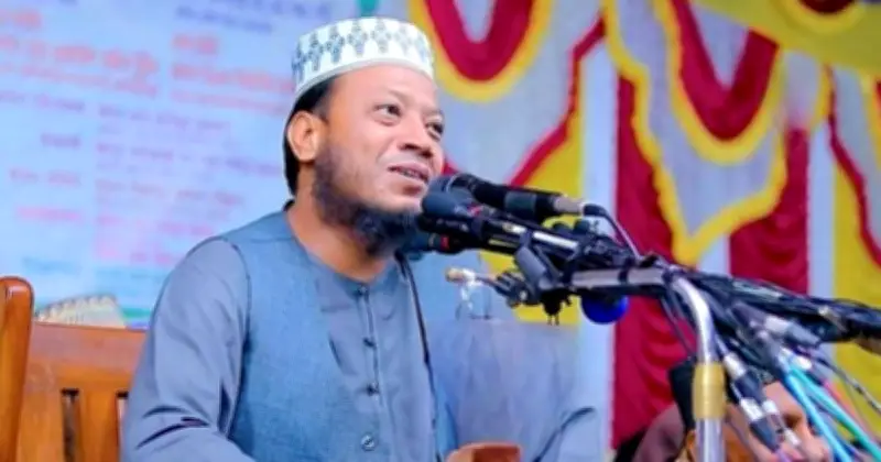 আমির হামজাকে আরেকটি লিগ্যাল নোটিশ, বীর মুক্তিযোদ্ধাকে অশালীন মন্তব্যের জের