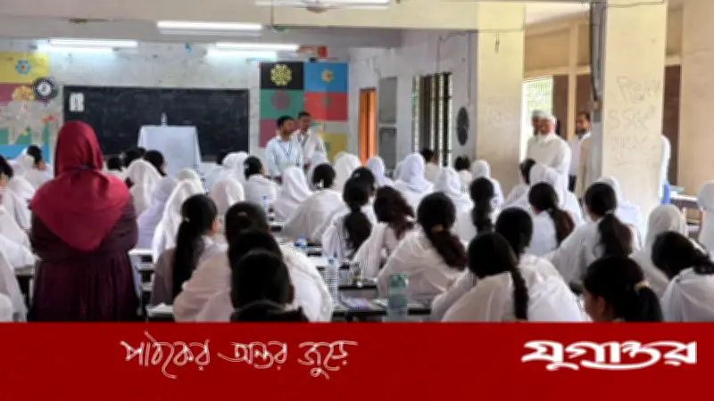 বিরোধীদলীয় নেতার এসএসসি পরীক্ষা কেন্দ্র পরিদর্শন