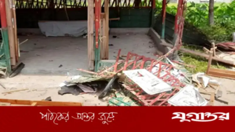 ঈশ্বরদী কলেজে ছাত্রদল-শিবির সংঘর্ষ, ককটেল বিস্ফোরণ, আহত ১০