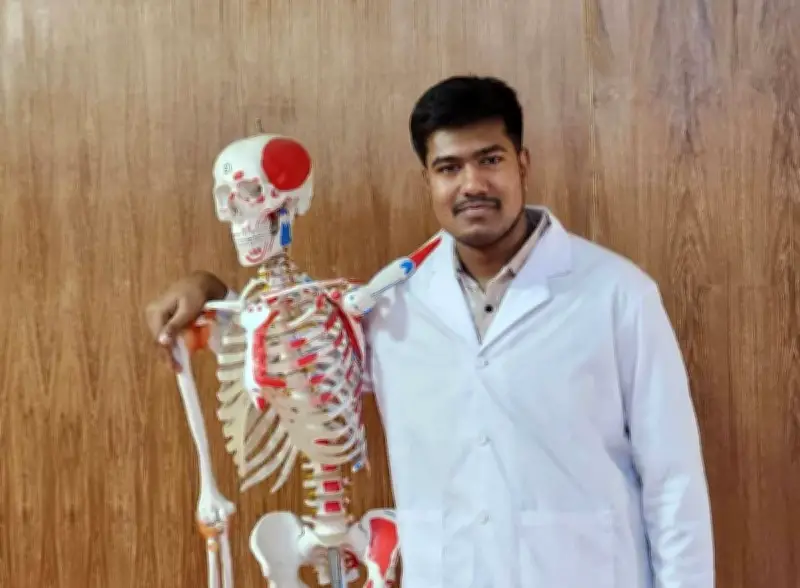 অদম্য মেধাবী সামাউল ইসলাম: করোনায় বাবার সঙ্গে সবজি ব্যবসা, এখন ডাক্তারি পড়ছেন