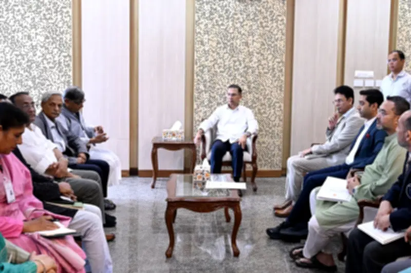 প্রধানমন্ত্রীর সঙ্গে বিশ্বসাহিত্য কেন্দ্রের প্রতিষ্ঠাতার বৈঠক