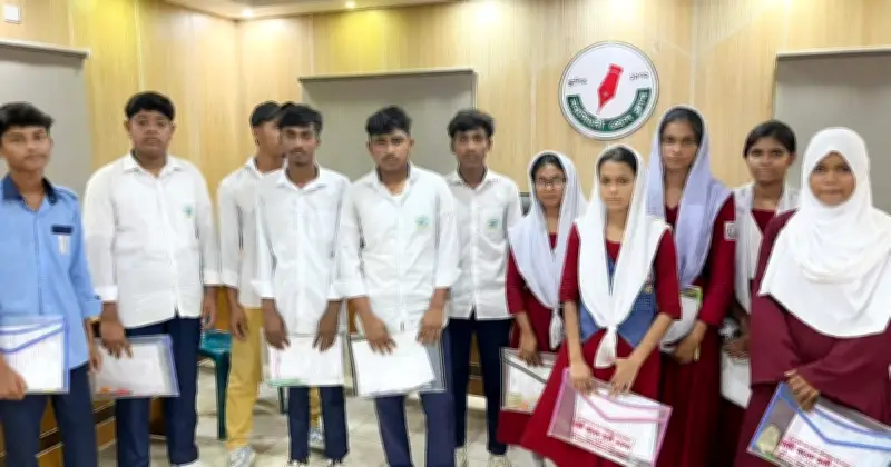 ভুল প্রশ্নপত্রে পরীক্ষা, নরসিংদীতে ২০ শিক্ষার্থী ক্ষতিগ্রস্ত